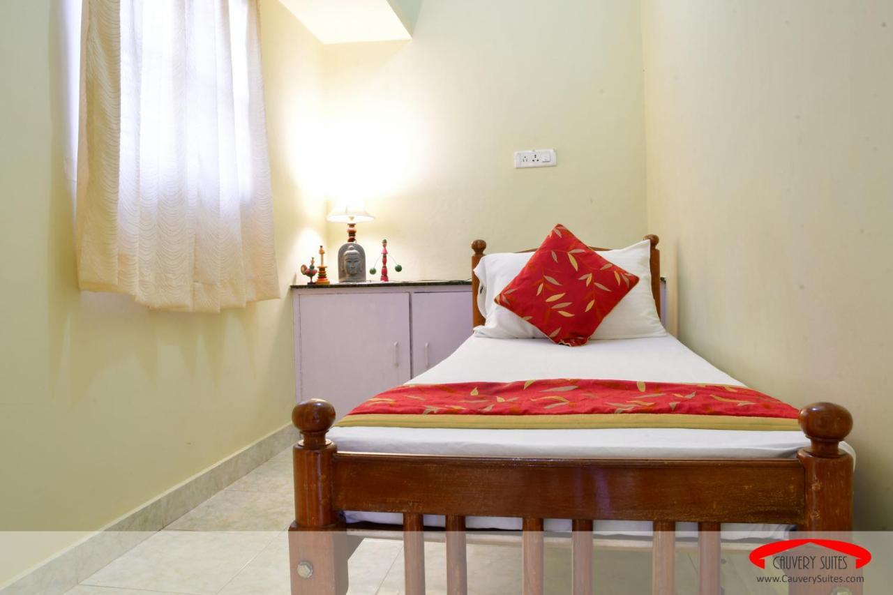 Cauvery Suites 马迪凯里 外观 照片